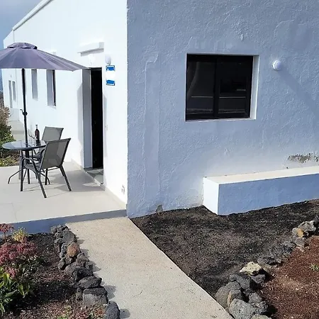 Falcon Apartmán Tinajo