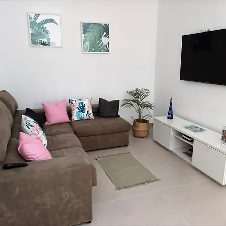 Falcon Apartment