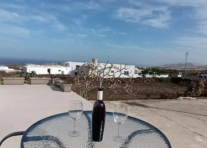 Falcon Apartment Tinajo