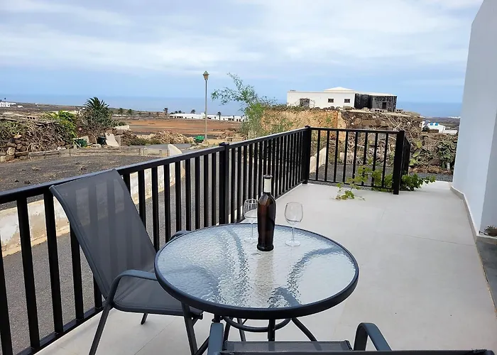 Apartment Falcon Tinajo