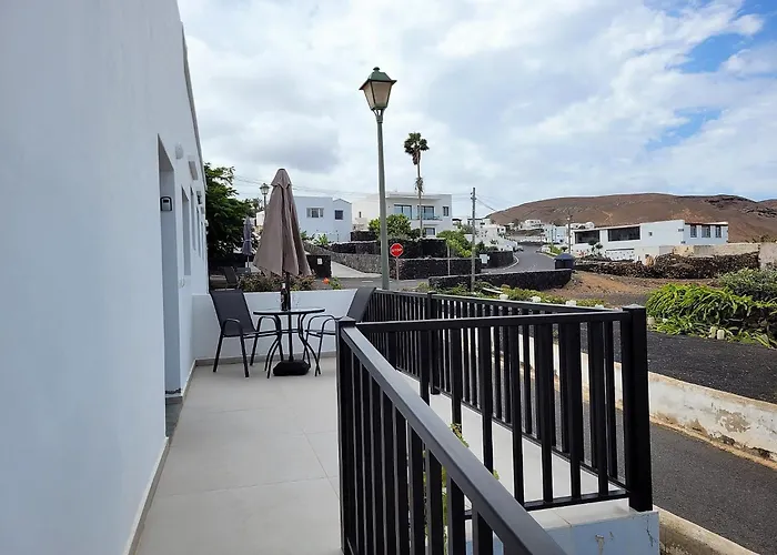 Falcon Apartment Tinajo